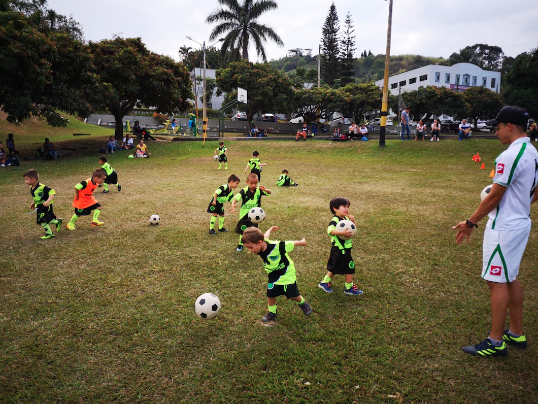 Escuelas de fútbol para niños y niñas